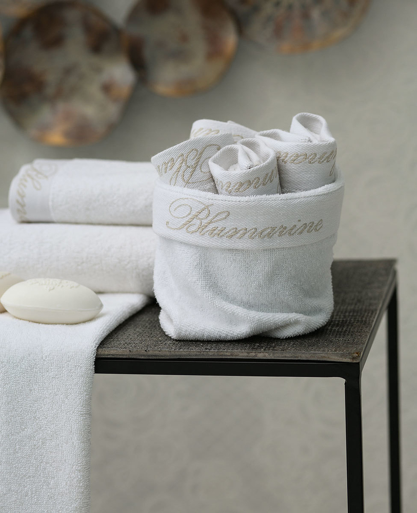Полотенца Spa в корзинке