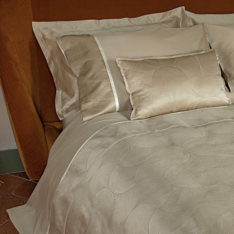 Cuvertură Via Manzoni 270X270 Torrone