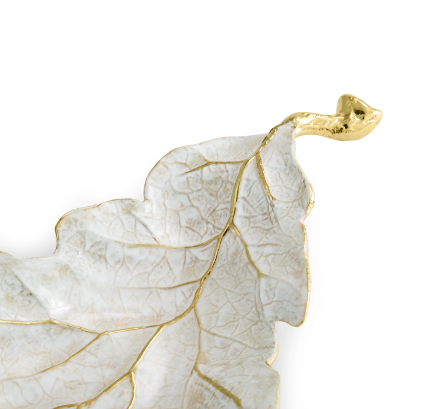 Winter Leaves Red Oak Dish