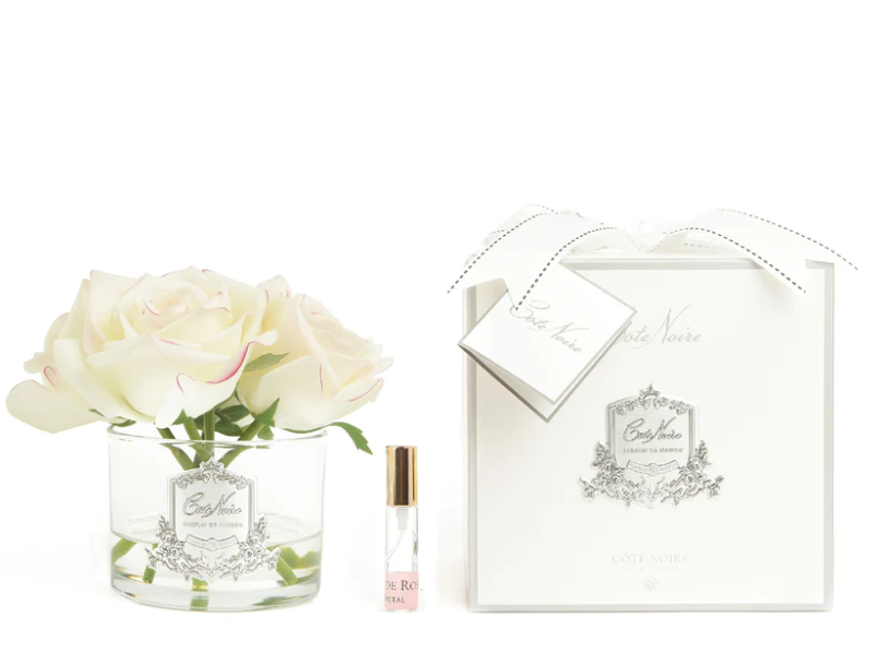 Perfumed bouquet of 5 roses in transparent vase