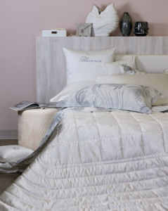 Belle de Jour Bedspread 270X270 white