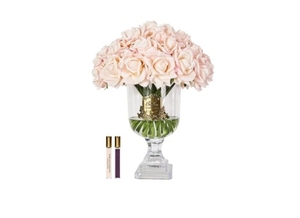 Parfumed bouquet of 31 roses in clear vase Versailles