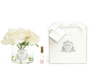 Perfumed bouquet of 5 roses in transparent vase